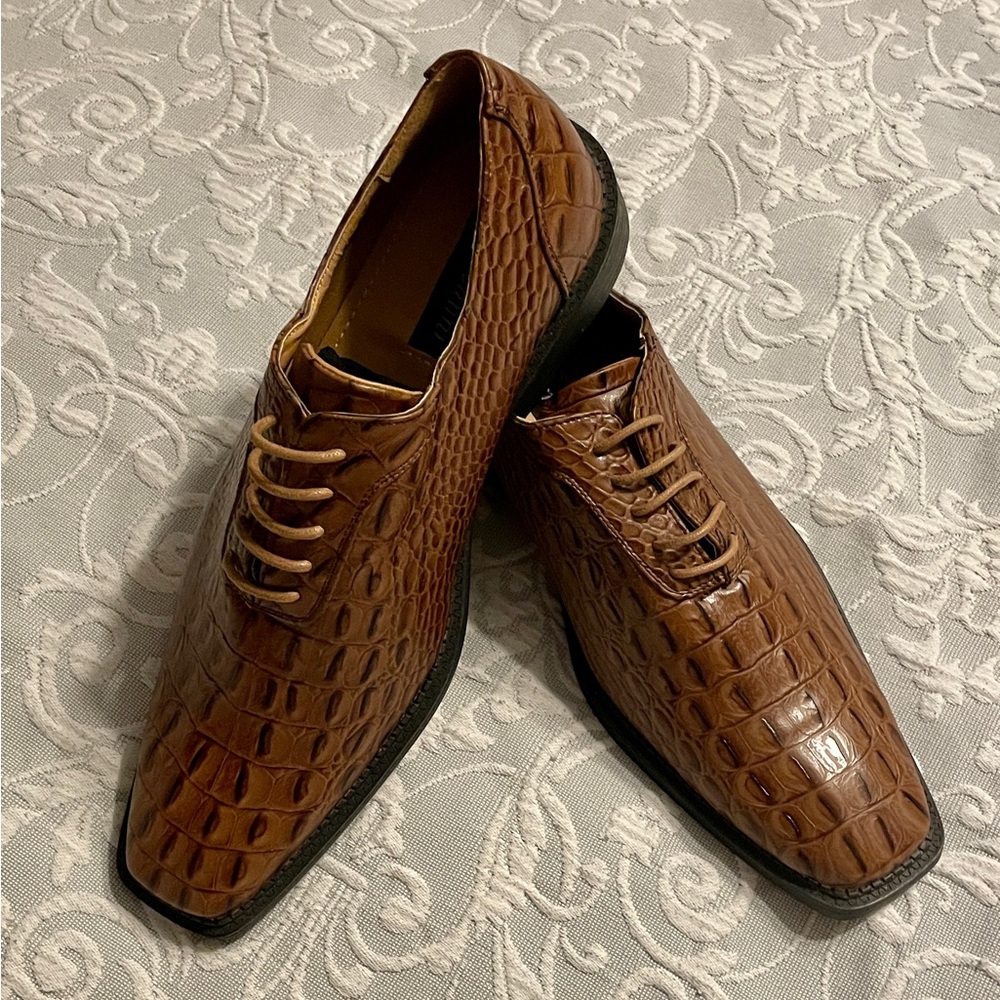 Giovanni Italian dress shoes, worn once, Size 11